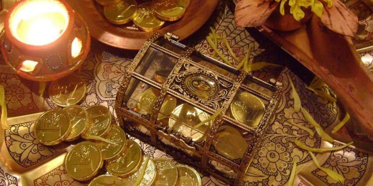 কিয় পালন কৰা হয় ধনতেৰাচ উৎসৱ, জানি লওক ভগৱান ধন্বন্তৰীৰ কথা