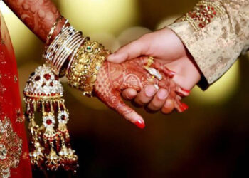 “মই আপোনাক ভোট দিছো, গতিকে মোৰ বিবাহত আপুনি সহায় কৰক”, এগৰাকী ভোটাৰৰ দাবী শুনি আচৰিত হয় বিধায়ক