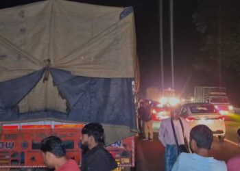 ধুবুৰীত নিশা ভয়ংকৰ পথ দুৰ্ঘটনাত তিনিজন লোকৰ মৃত্যু, এজনৰ অৱস্থা সংকটজনক