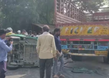 ট্ৰাক-অটোৰ মাজত ভয়ংকৰ দুৰ্ঘটনা; ১০ জন লোকৰ কৰুণ মৃত্যু