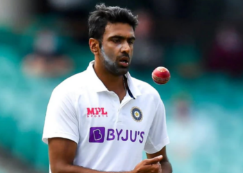 ৱাংখেড়েত অনিল কুম্বলেৰ ১৮ বছৰীয়া অভিলেখ ভংগ কৰিলে অশ্বিনে