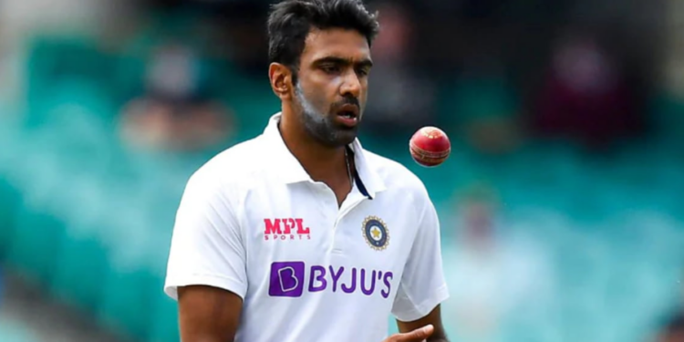 ৱাংখেড়েত অনিল কুম্বলেৰ ১৮ বছৰীয়া অভিলেখ ভংগ কৰিলে অশ্বিনে