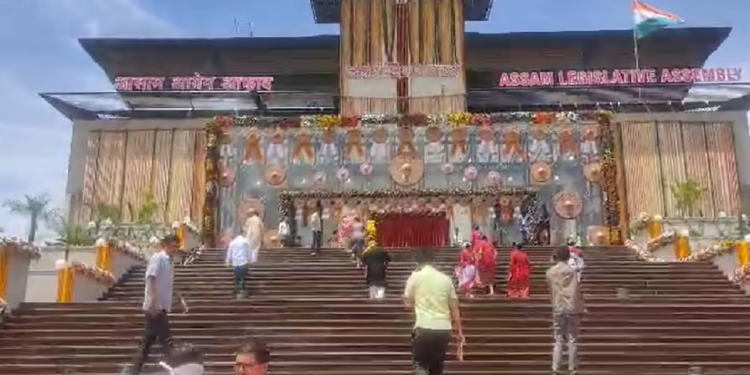 কাইলৈ শপত ল’ব ৰাজ্যৰ ৫জন নৱনিৰ্বাচিত বিধায়কে