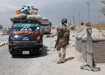 পাকিস্তানত ভয়ংকৰ আক্ৰমণ; সন্ত্ৰাসবাদীৰ নিৰ্বিচাৰ গুলীচালনাত ৪২ জন লোকৰ মৃত্যু