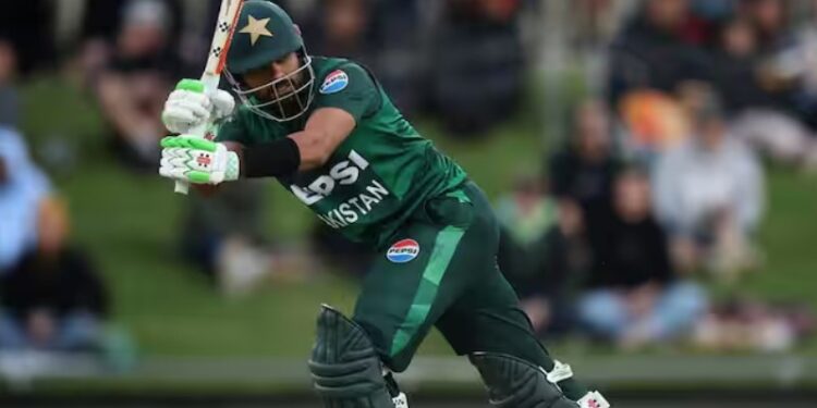 বিৰাট কোহলীৰ অভিলেখ ভংগ বাবৰ আজমৰ; এতিয়া লক্ষ্য ৰোহিত শৰ্মা