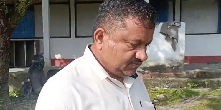 জন্মৰ প্ৰমাণ পত্ৰৰ নামত ধন লোৱাৰ অভিযোগত নলবাৰীত এজন কৰ্মচাৰীক আটক