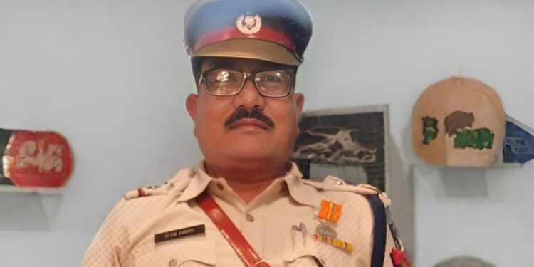 অন কেমেৰা ধন লৈ ভাইৰেল হোৱা আৰক্ষী বিষয়া ধনঞ্জয় ৰাভাক নিলম্বন