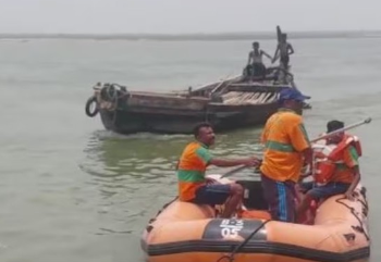 ভয়ংকৰ নাও দুৰ্ঘটনা, গংগা নদীত লুটি-বাগৰ খালে যাত্ৰীবাহী নাৱে
