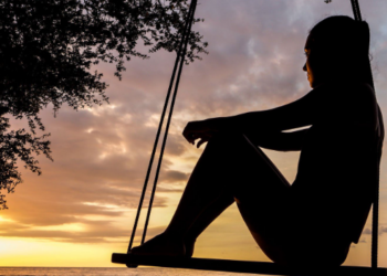 মহিলাসকলে MOOD SWINGS কিদৰে নিয়ন্ত্ৰণ কৰিব, জানক কি কয় বিশেষজ্ঞই