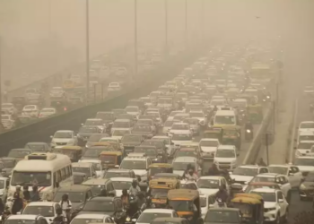 কিমান দিনলৈ শ্বাসৰুদ্ধ হৈ থাকিব দিল্লী? ১০ অঞ্চলত ৪০০ অতিক্ৰম কৰিলে AQI