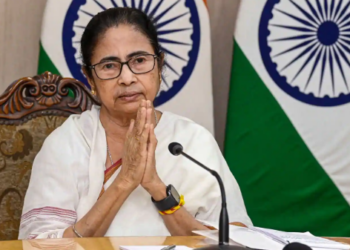 মমতা চৰকাৰৰ ডাঙৰ ঘোষণা,  কেন্দ্ৰীয় চৰকাৰৰ বিৰুদ্ধে গৃহ নিৰ্মাণ আঁচনিৰ ক্ষেত্ৰত বৈষম্যৰ অভিযোগ