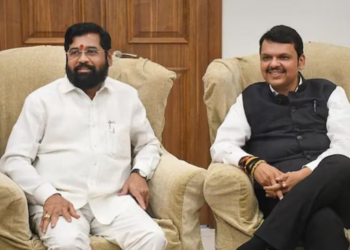 সিণ্ডে নে ফাড়নৱিছ, কোন হ’ব মুখ্যমন্ত্ৰী? মহাৰাষ্ট্ৰৰ ৰাজনীতিত মাত্ৰ এগৰাকী ব্যক্তিয়েই হ’ব CM MAKER