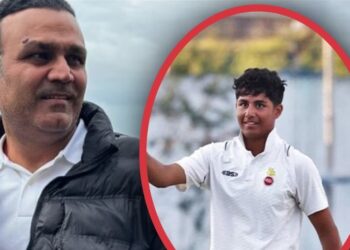 ২৩ ৰানৰ বাবে ফেৰাৰীৰ পৰা বঞ্চিত; পুত্ৰৰ ২৯৭ ৰানৰ দৰ্শনীয় ইনিংছৰ পিছতেই ভাইৰেল পিতৃৰ টুইট