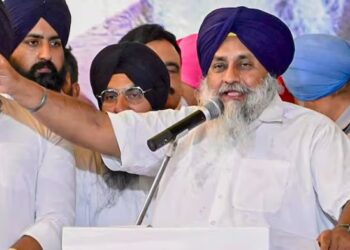 শিৰোমণি আকালী দলৰ অধ্যক্ষ পদৰ পৰা পদত্যাগ সুখবীৰ সিং বাদলৰ