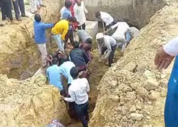 শিহৰণকাৰী ঘটনা; মাটি আনিবলৈ গৈ ১০ বছৰীয়া কিশোৰীসহ চাৰিগৰাকী মহিলাৰ মৃত্যু