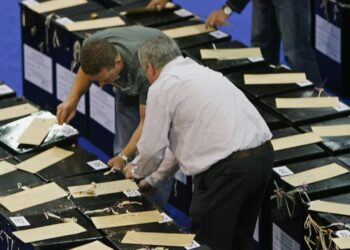 অসমৰ পাঁচ সমষ্টিত কোন প্ৰাৰ্থীয়ে লাভ কৰিছে অগ্ৰগতি? জানিবলৈ পঢ়ক..