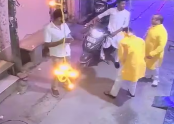 দীপাৱলী উদযাপন কৰি থকা সময়তে খুড়া-ভতিজাৰ সৈতে সংঘটিত হ’ল ভয়ংকৰ কাণ্ড