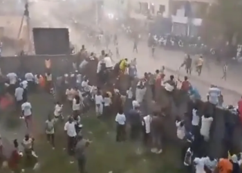 ৰণক্ষেত্ৰলৈ পৰিণত ক্ৰীড়াক্ষেত্ৰ; এশৰো অধিক লোকৰ মৃত্যু, বহু আহত