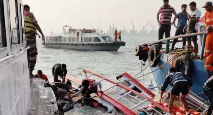 বৰদিনৰ দিনাই গোৱাত পৰ্যটকেৰে ভৰা নাও ডুবিল সাগৰত; এজনৰ মৃত্যু