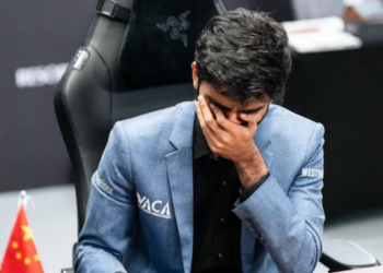 ইতিহাস ৰচি ডি গুকেশৰ শিৰত বিশ্ব দবা চেম্পিয়নশ্বিপৰ খিতাপ