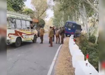 গুলীবিদ্ধ অৱস্থাত দুজন আৰক্ষী কৰ্মীৰ মৃতদেহ উদ্ধাৰক লৈ জম্মু-কাশ্মীৰত চাঞ্চল্য