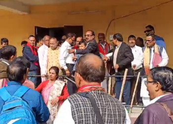 অসম সাহিত্য সভাই পুনৰ লজ্জানত কৰিলে সুধী সমাজক; কাৰ্য নিৰ্বাহকত মাৰপিট