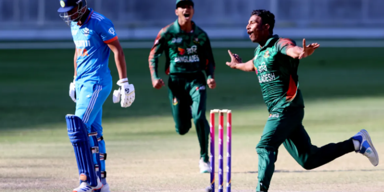 ভাৰতীয় খেলুৱৈৰ বয়সক লৈ প্ৰশ্ন উত্থাপন পাকিস্তানী ক্ৰিকেটাৰৰ