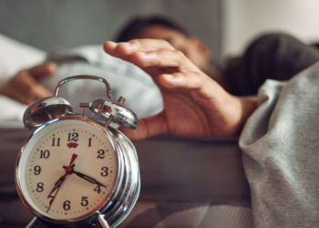 ৬ ঘণ্টা বা তাতকৈ কম শোৱাৰ অভ্যাস থাকিলে ২০৫০ লৈ ফলাফল হ’ব ভয়ংকৰ!