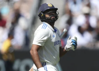 ৰোহিত শৰ্মাই ল’ব অৱসৰ!  কোনটো দিনত খেলিব কেৰিয়াৰৰ অন্তিমখন মেচ?