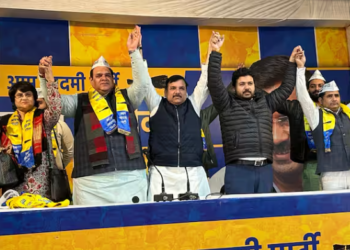 ভোটগ্ৰহণৰ পূৰ্বে বিজেপিত মোক্ষম আঘাত; দলে-বলে আপত যোগদান জ্যেষ্ঠ নেতাৰ