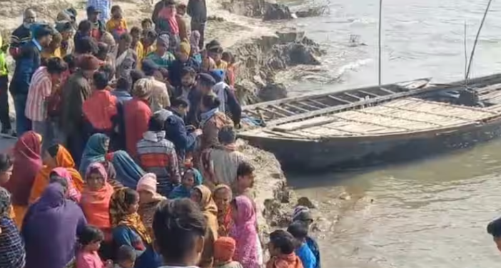১৭ জন লোকেৰে ভৰা নাও ডুবিল নৈত; তিনিজনৰ মৃতদেহ উদ্ধাৰ, কেইবাজনো সন্ধানহীন