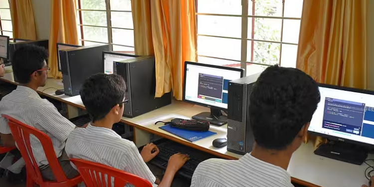 CBSEৰ দশম-দ্বাদশ পৰীক্ষাৰ বাবে কেতিয়া মুকলি হ’ব এডমিট কাৰ্ড… জানক সবিশেষ