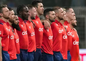 ভাৰতৰ বিৰুদ্ধে পৰাস্ত হোৱাৰ পিছতে দ্বিতীয় মেচৰ বাবে মূল একাদশ সলনি ইংলেণ্ডৰ