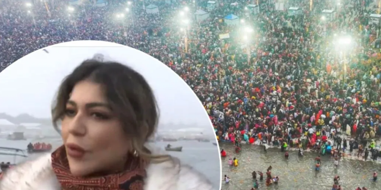 মহাকুম্ভত মুছলমান দেশৰ মহিলা, আয়োজন দেখি হৈ পৰিল আৱেগিক