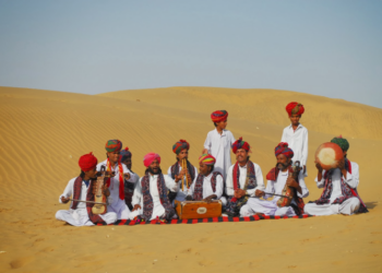 “ঘূমাৰ” আৰু “পধাৰো ম্হাৰে দেশ”ৰ দৰে জনপ্ৰিয় গীত উপহাৰ দিয়া ৰাজস্থানৰ এই মুছলমান সম্প্ৰদায়ৰ বিষয়ে আপুনি জানেনে?