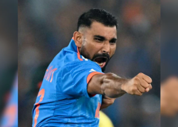 ১৪ মাহৰ মূৰত দললৈ উভতিল মহম্মদ ছামী; উৎফুল্লিত ক্ৰিকেট অনুৰাগী