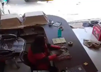 বাইকত অহা দুৰ্বৃত্তৰ গুলীত মৃত্যু মমতা বেনাৰ্জীৰ ঘনিষ্ঠ নেতাৰ