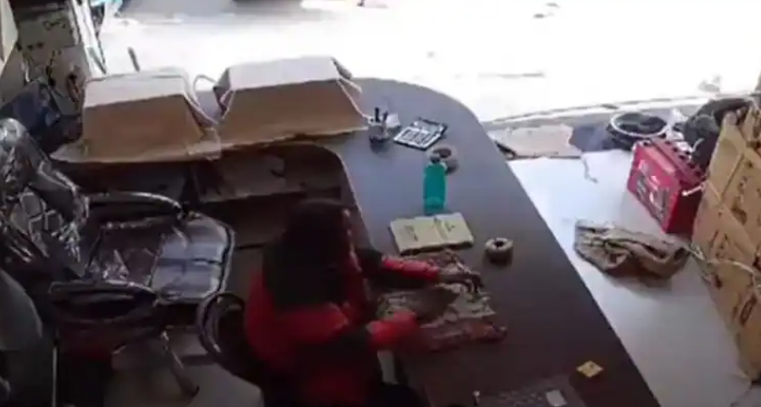 বাইকত অহা দুৰ্বৃত্তৰ গুলীত মৃত্যু মমতা বেনাৰ্জীৰ ঘনিষ্ঠ নেতাৰ