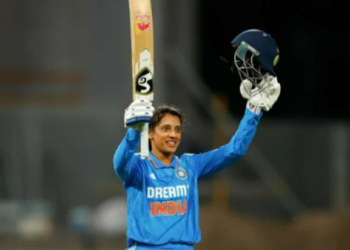 স্মৃতি মান্ধানাই ৰচিলে ইতিহাস; মহিলা এদিনীয়া ক্ৰিকেটত গঢ়িলে কেইবাটাও অভিলেখ