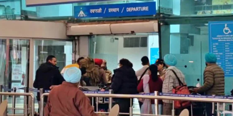 আমেৰিকাৰ পৰা ঘূৰাই পঠিওৱা হ’ল ১০৪ ভাৰতীয়ক; সৰ্বাধিক সংখ্যক লোক গুজৰাটৰ