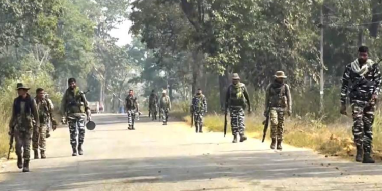 ভয়ংকৰ সংঘৰ্ষ; নিৰাপত্তাৰক্ষীৰ গুলীত নিহত ৩১ গৰাকী মাওবাদী, ২ জন জোৱান শ্বহীদ