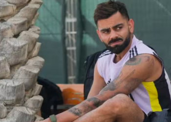 পাকিস্তানৰ বিৰুদ্ধে মেচৰ পূৰ্বে ভাৰতৰ বাবে চিন্তাৰ খবৰ; অনুশীলনৰ সময়ত আঘাতপ্ৰাপ্ত কোহলী