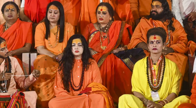 দহ কোটি টকা দি মহামণ্ডলেশ্বৰ হোৱাৰ সুযোগ লাভ বিতৰ্কিত বলীউড অভিনেত্ৰীৰ!