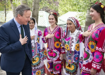 এই মুছলমান দেশত গাইডলাইন অনুসৰি সাজ-পোছাক পৰিধান কৰিব মহিলাই!