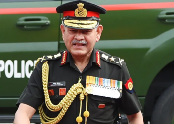 সেনাক ৰাজনীতিৰ মাজলৈ টানি আনিব নালাগে : ৰাহুল গান্ধীৰ মন্তব্যৰ প্ৰতিক্ৰিয়া সেনা প্ৰধানৰ