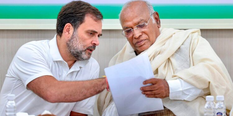 আগন্তুক নিৰ্বাচনৰ বাবে কংগ্ৰেছৰ নতুন ৰণনীতি: অসম আৰু কেৰালাত ৰাহুল-খৰ্গেৰ বৈঠক