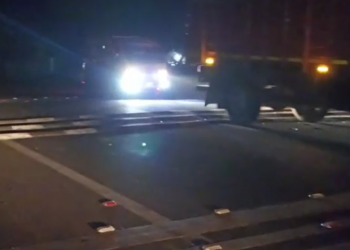 এম্বুলেঞ্চত প্ৰচণ্ড খুন্দা পিকআপ বাহনৰ; ঘটনাস্থলতে মৃত্যু ৰোগীৰ আত্মীয়ৰ