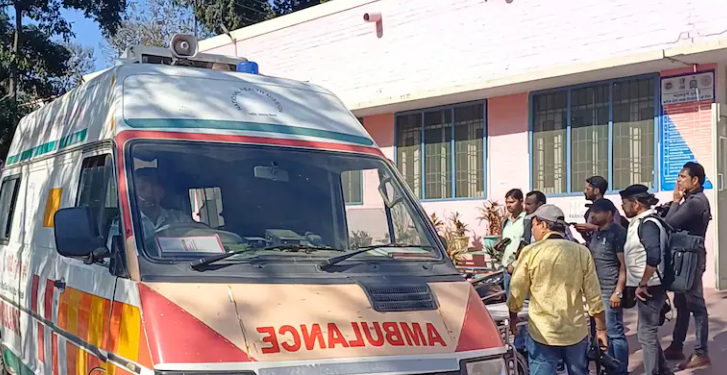 বিজেপি নেতাৰ নৃশংস কাণ্ড; গুলীয়াই হত্যা কৰিলে তিনি সন্তানক