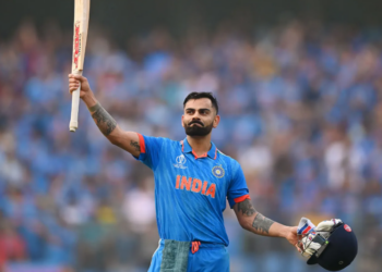 খেলপথাৰত নমাৰ লগে লগেই বিশেষ অভিলেখৰ গৰাকী হ’ল বিৰাট কোহলী