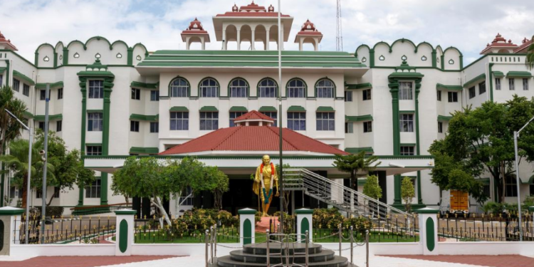 অশ্লীল ভিডিঅ’ চোৱাটো বিবাহ বিচ্ছেদৰ ভিত্তি হ’ব নোৱাৰে : মাদ্ৰাছ উচ্চ ন্যায়ালয়